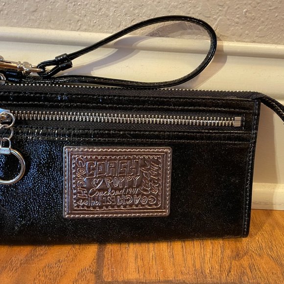 Coach poppy wallet black patent wristlet - Picture 2 of 7